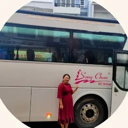 Xe du lịch mang logo Song Châu